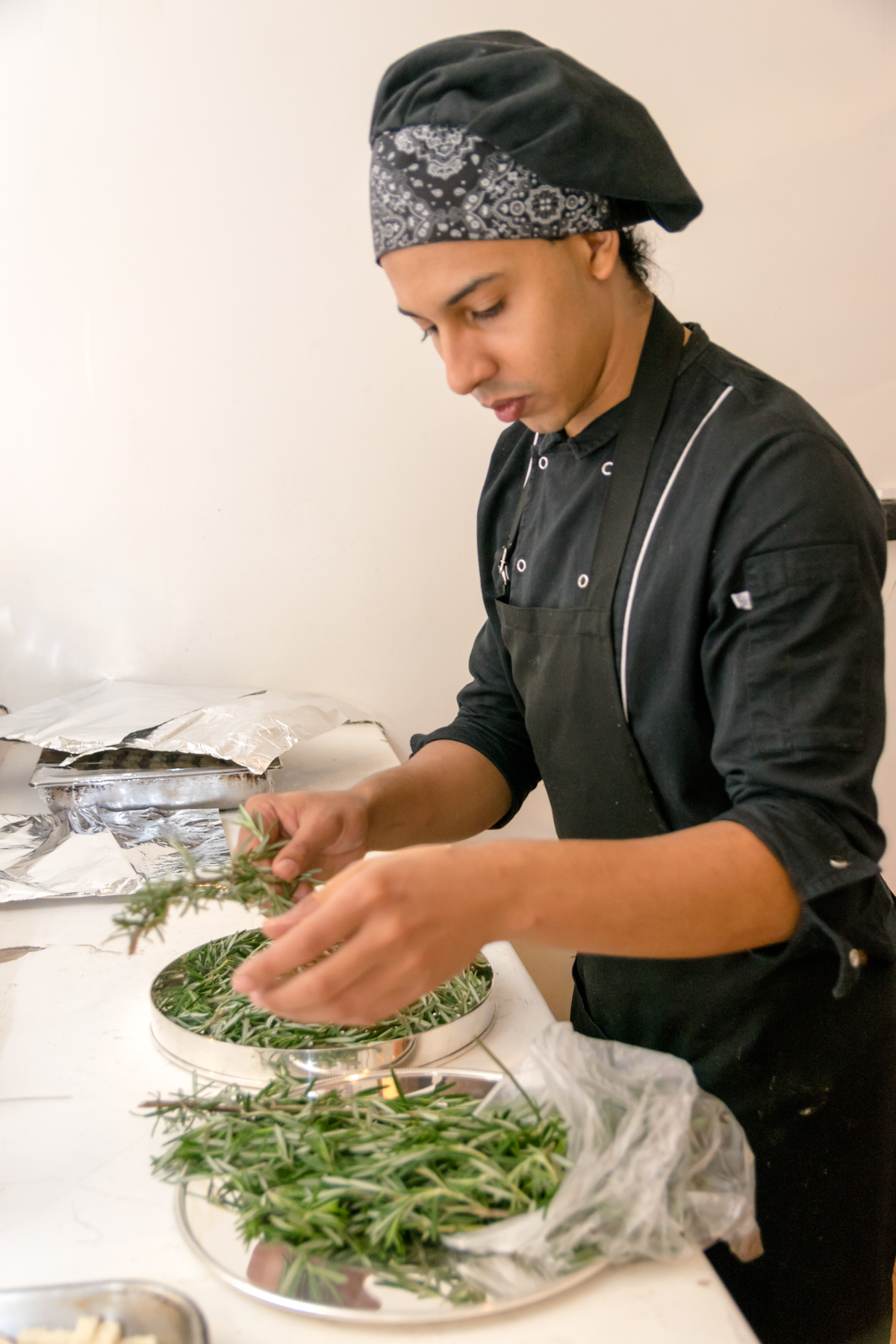 Chef caprixa na decoração dos pratos