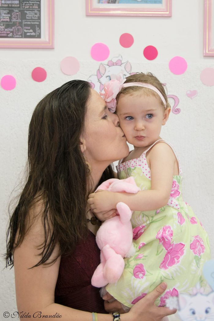Coisa boa que é beijo de mãe.