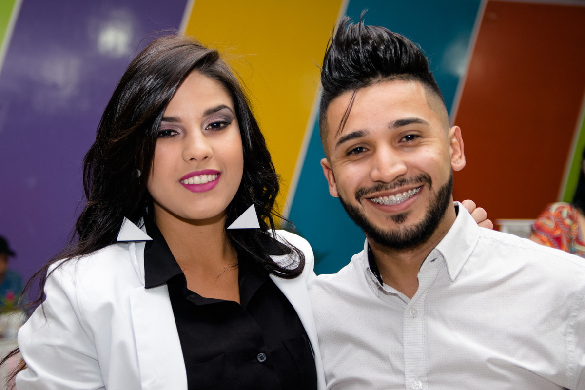 A primeira fotografia do Casal Sabrina e Luan na sua festa de noivado