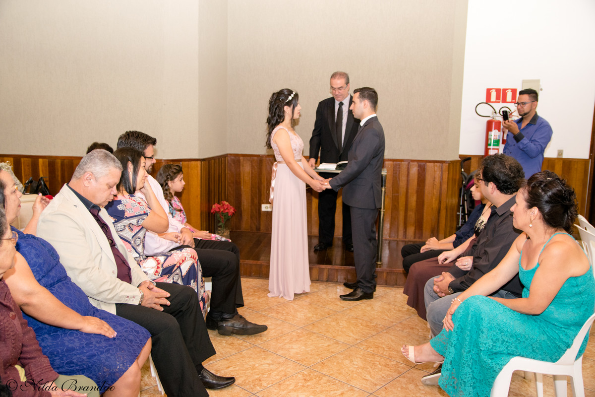 Casal troca juras de amor