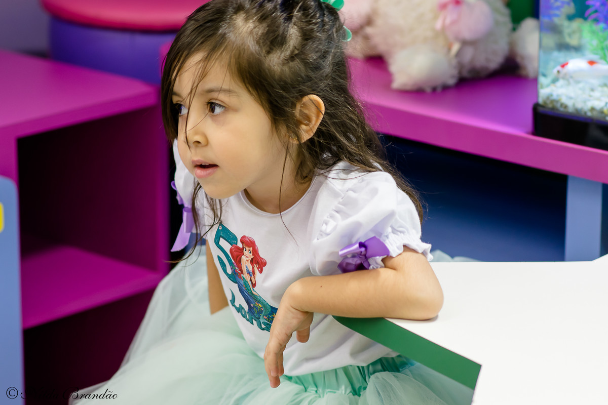 Brincando na festinha de aniversario, no buffet magic Joy