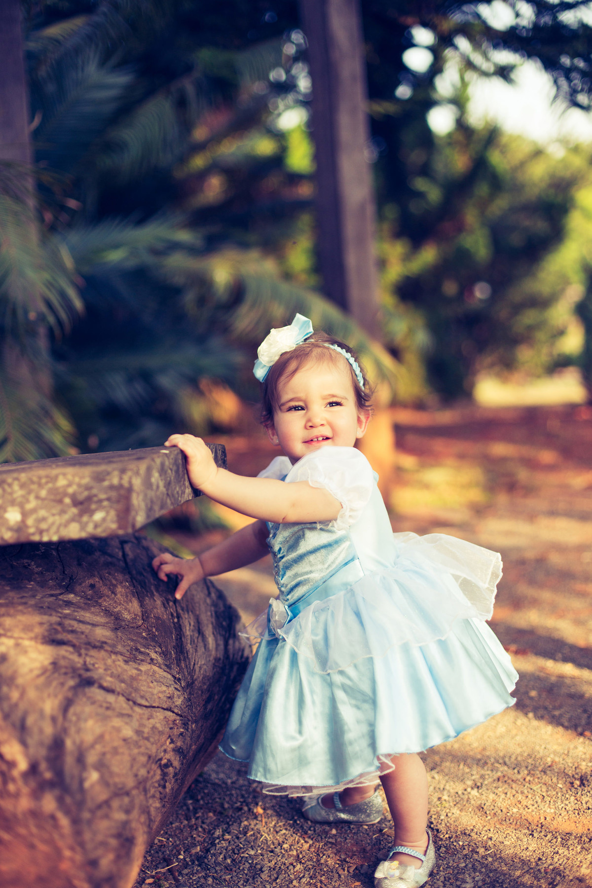 Ensaio de princesa da pequena Paty com apenas 1 ano. Foto feita pelo fotógrafo de crianças Rafael Ohana em Brasilia-DF