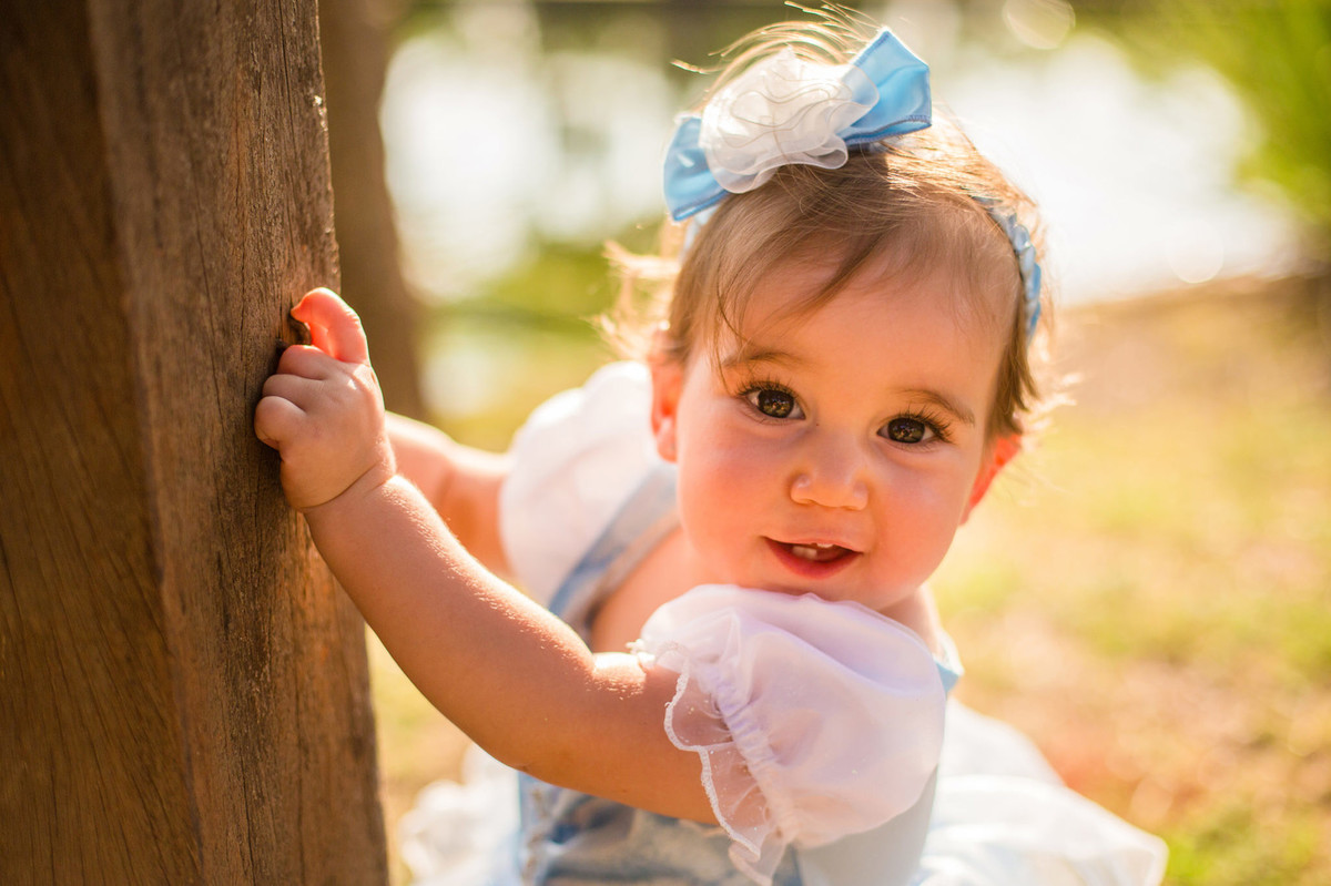 Ensaio de princesa da pequena Paty com apenas 1 ano. Foto feita pelo fotógrafo de crianças Rafael Ohana em Brasilia-DF