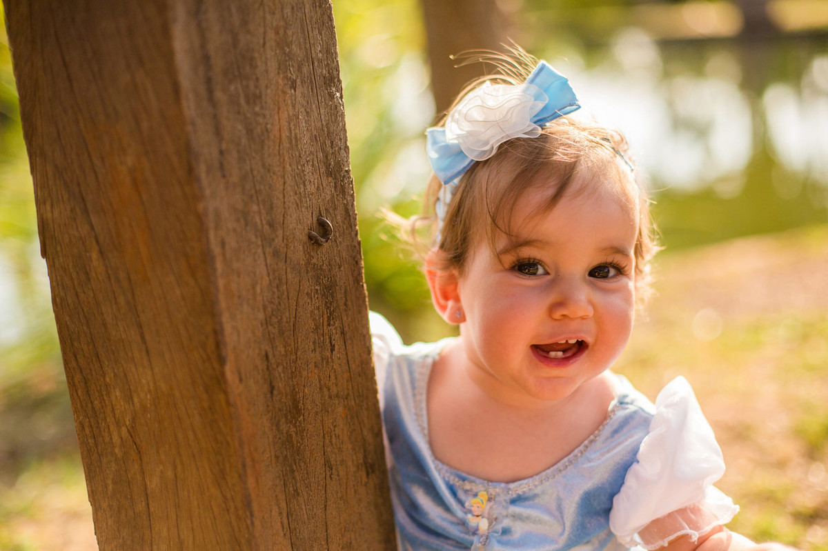 Ensaio de princesa da pequena Paty com apenas 1 ano. Foto feita pelo fotógrafo de crianças Rafael Ohana em Brasilia-DF