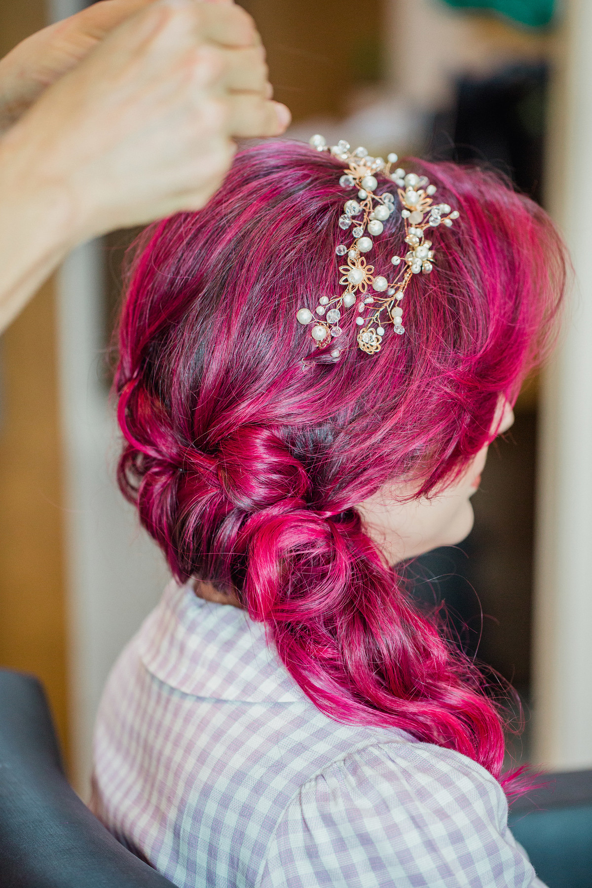 penteado de noita geek nerd de cabelo rosa