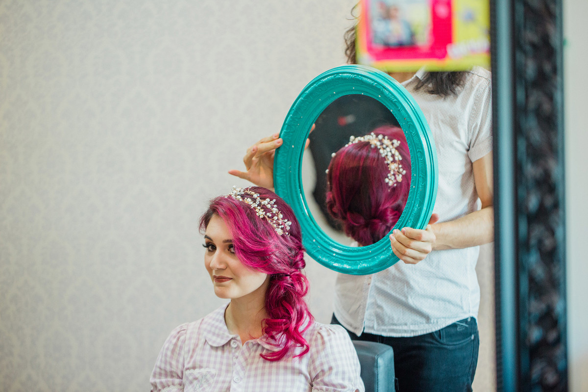 penteado de noita geek nerd de cabelo rosa no salão Bem Feito em brasilia-df