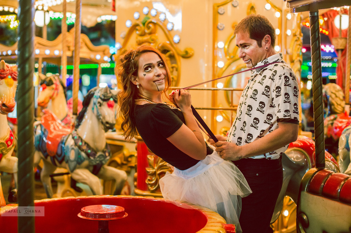ensaio-temático-de-casal-Rafael-Ohana-fotógrafo-de-casamento-em-Brasília-parque-de-diversões