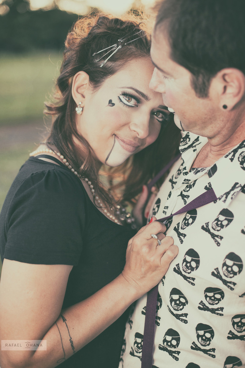 ensaio-temático-de-casal-Rafael-Ohana-fotógrafo-de-casamento-em-Brasília-parque-de-diversões-palhaços-clown