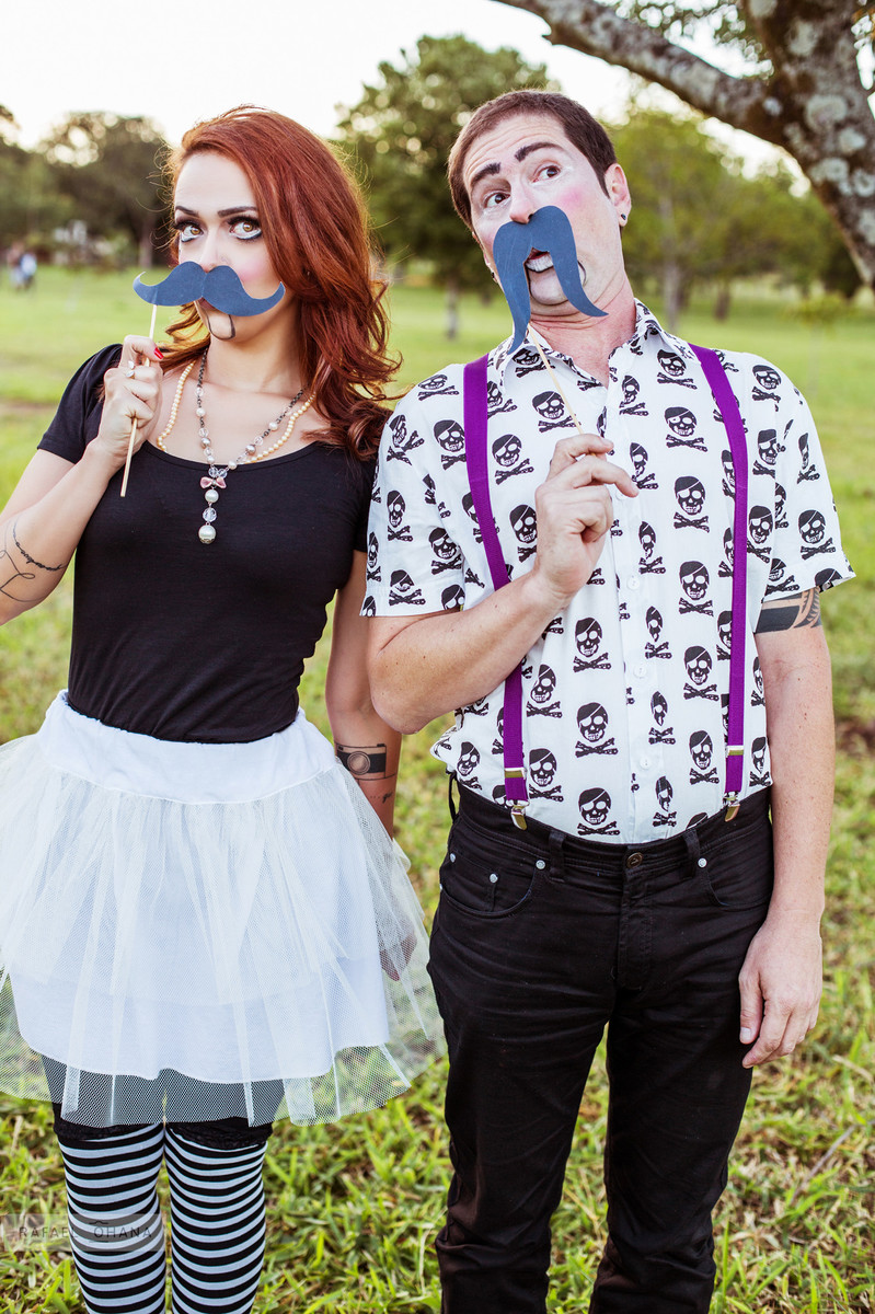 ensaio-temático-de-casal-Rafael-Ohana-fotógrafo-de-casamento-em-Brasília-parque-de-diversões-palhaços-clown