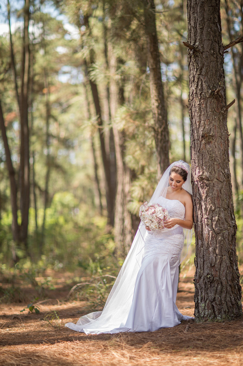 Rafael-Ohana-fotógrafo-de-casamento-em-Brasília-DF-ensaio-de-noiva-glamour-no-jardim-botânico-de-Brasília-noiva-bride-wedding-casamento-em-Brasília-Casamento em Brasília-beleza-arte-art-mulher-floresta