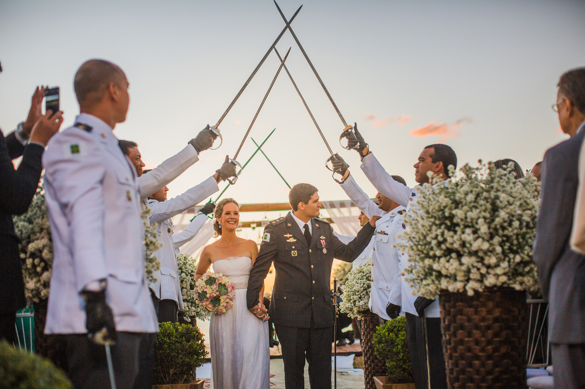 Teto de aço após casamento de ana e celo registrado pelo fotógrafo de casamento Rafael Ohana em Brasília-DF
