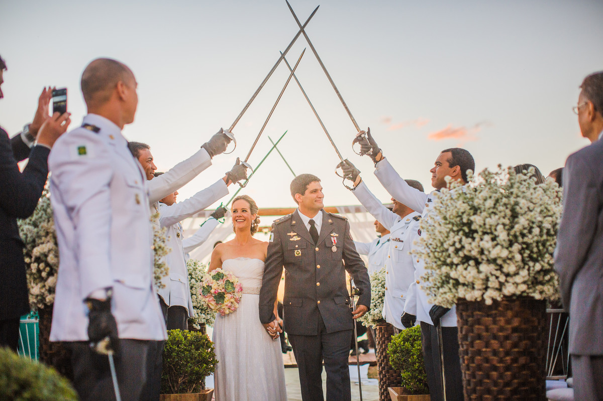 Teto de aço após casamento de ana e celo registrado pelo fotógrafo de casamento Rafael Ohana em Brasília-DF