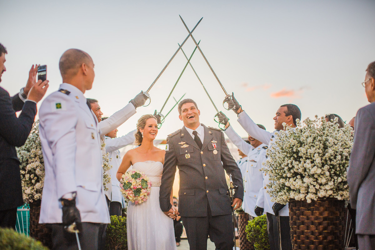 Teto de aço após casamento de ana e celo registrado pelo fotógrafo de casamento Rafael Ohana em Brasília-DF