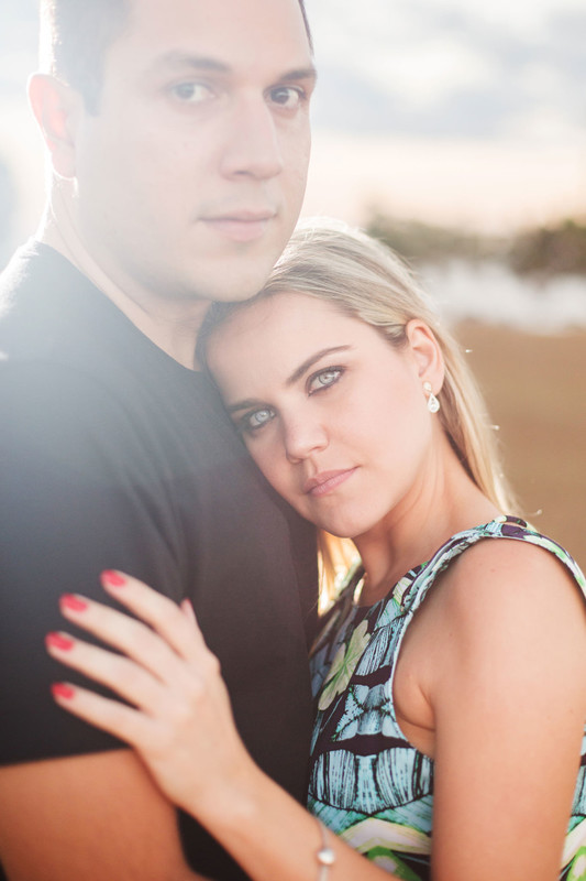Mari e Gui durante sessão de fotos feita pelo fotógrafo de casamento Rafael Ohana em Brasília-DF