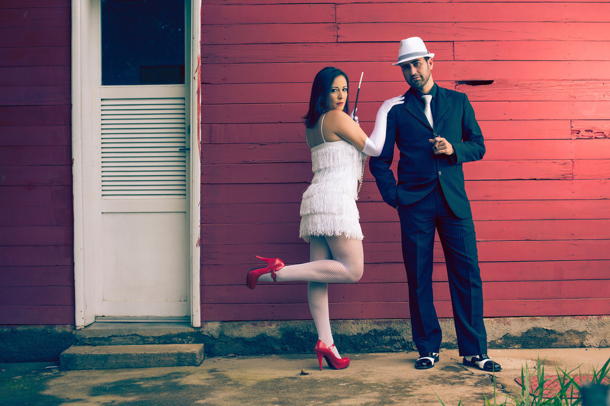 Ensaio de casal no estilo máfia feito pelo fotógrafo de casamentos de Brasília-DF