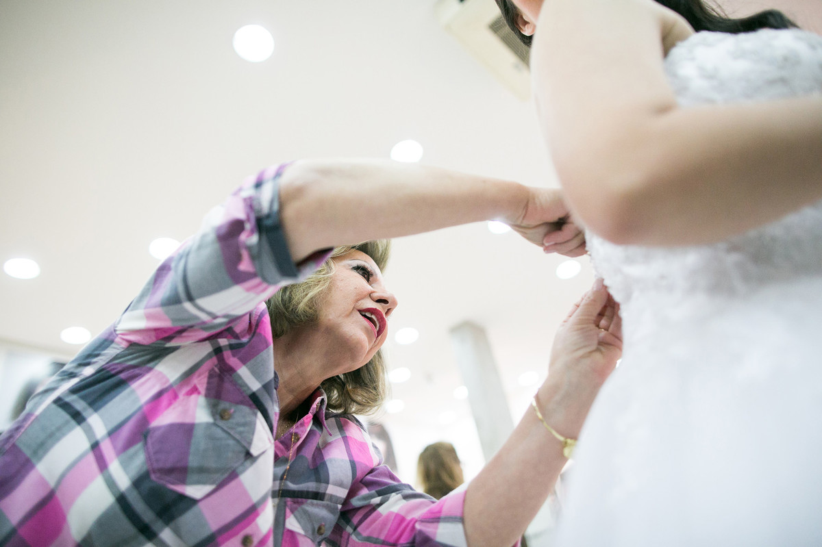Making of da noiva feito no salão BLZ pelo fotógrafo de casamento Rafael Ohana em Brasília-DF