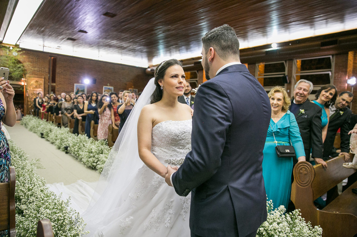 Noiva encontrando o noivo