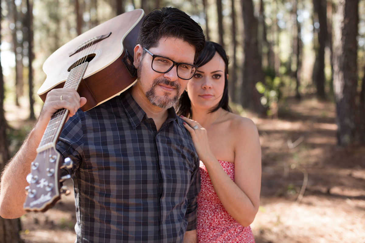Ensaio romântico no estilo folk fotografado pelo fotógrafo de casamentos Rafael Ohana em Brasília-DF