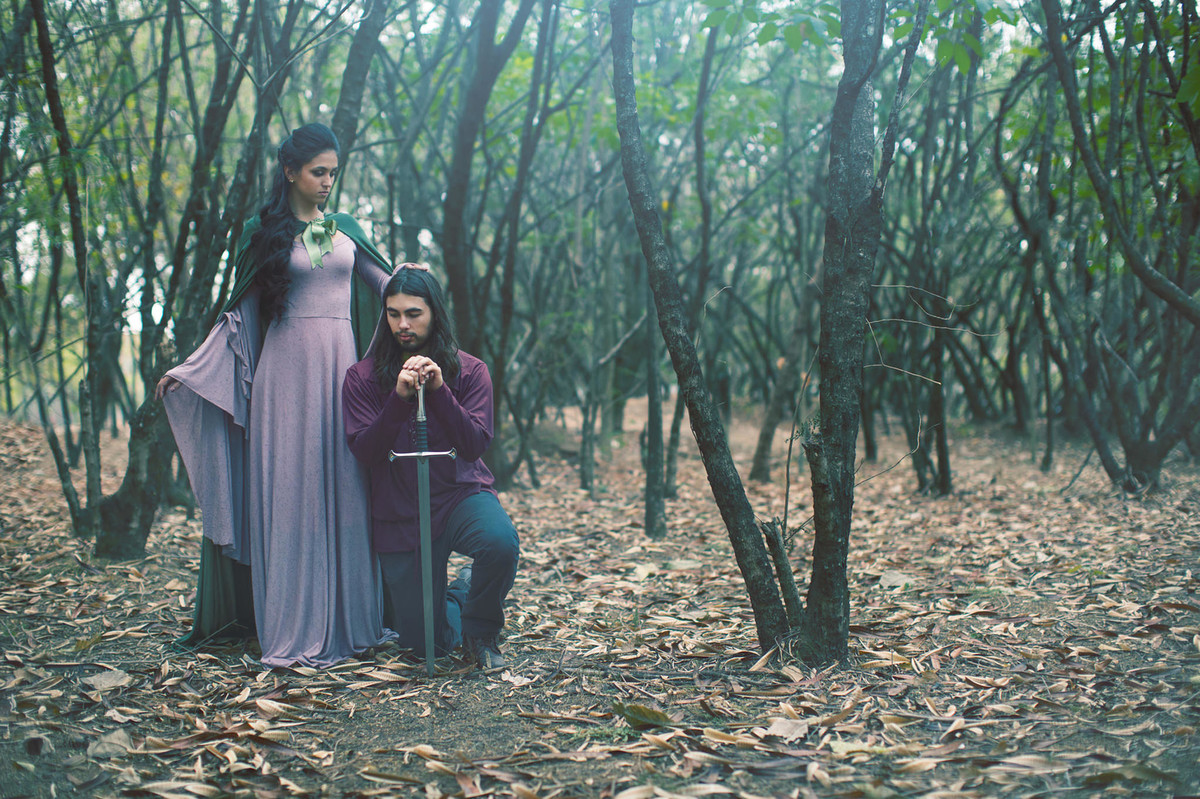Casal no estilo medieval www.rafaelohana.com Medieval Couple Photoshoot