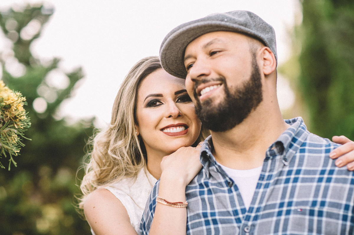 ensaio de casal feito no Jardim Botânico de Brasília pelo fotógrafo de casamento Rafael Ohana em Brasília-DF www.rafaelohana.com