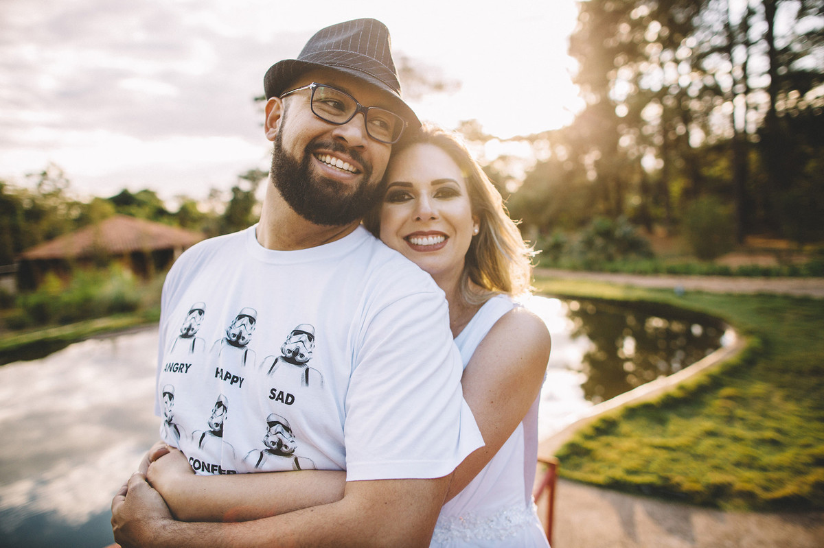 ensaio de casal feito no Jardim Botânico de Brasília pelo fotógrafo de casamento Rafael Ohana em Brasília-DF www.rafaelohana.com