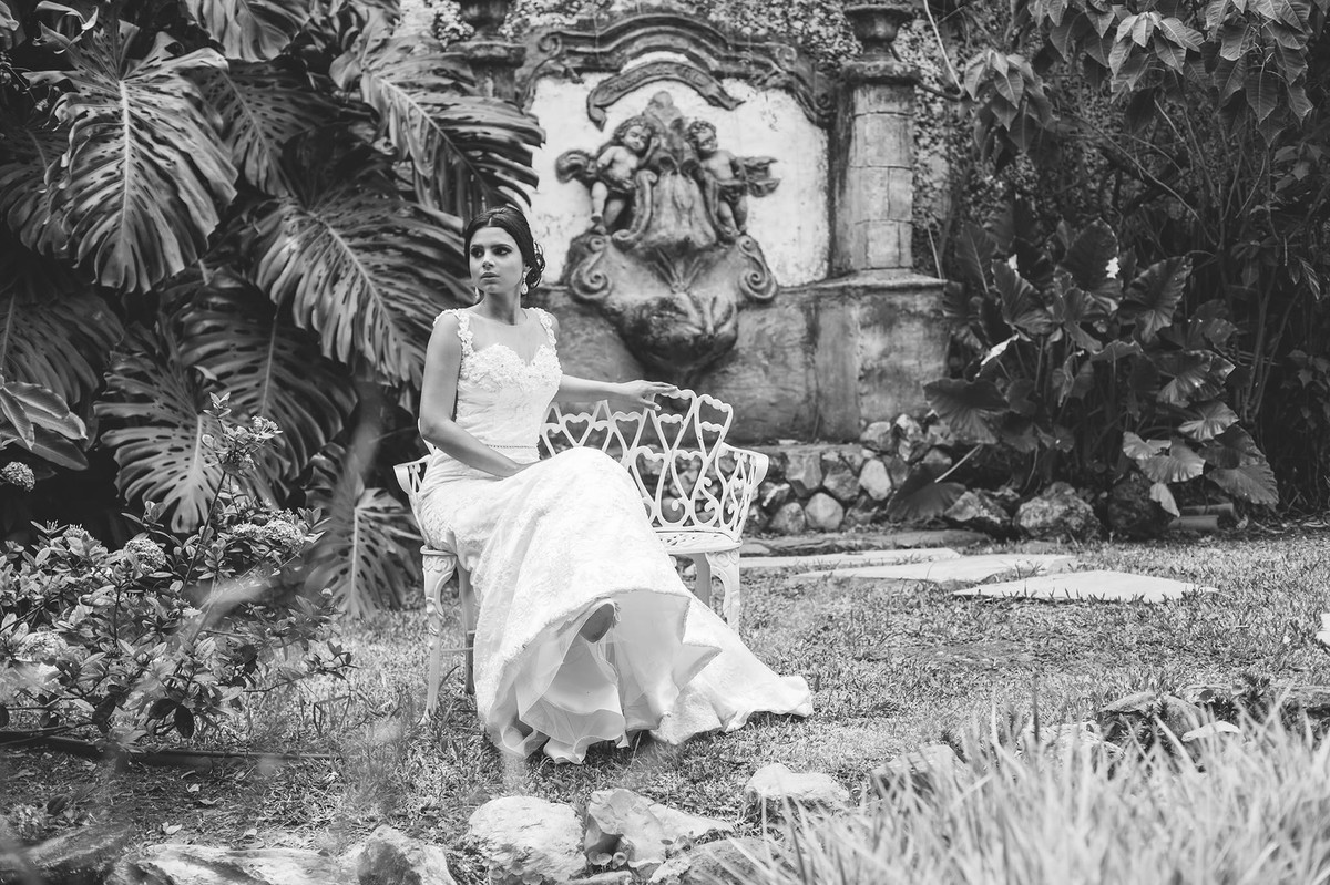 Noiva sentada foto feita pelo fotógrafo Rafael Ohana em Paracatu-M