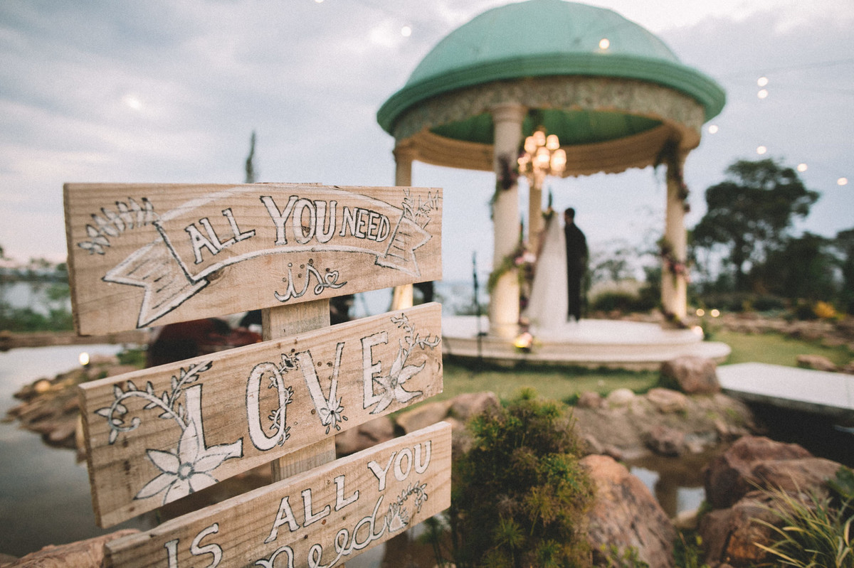 Casamento lindo no estilo vintage boho chic celta no Villa Giardini em Brasília-DF