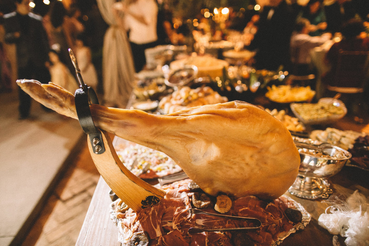 Pernil de porco em casamento celta no Villa Giardini em Brasília-DF