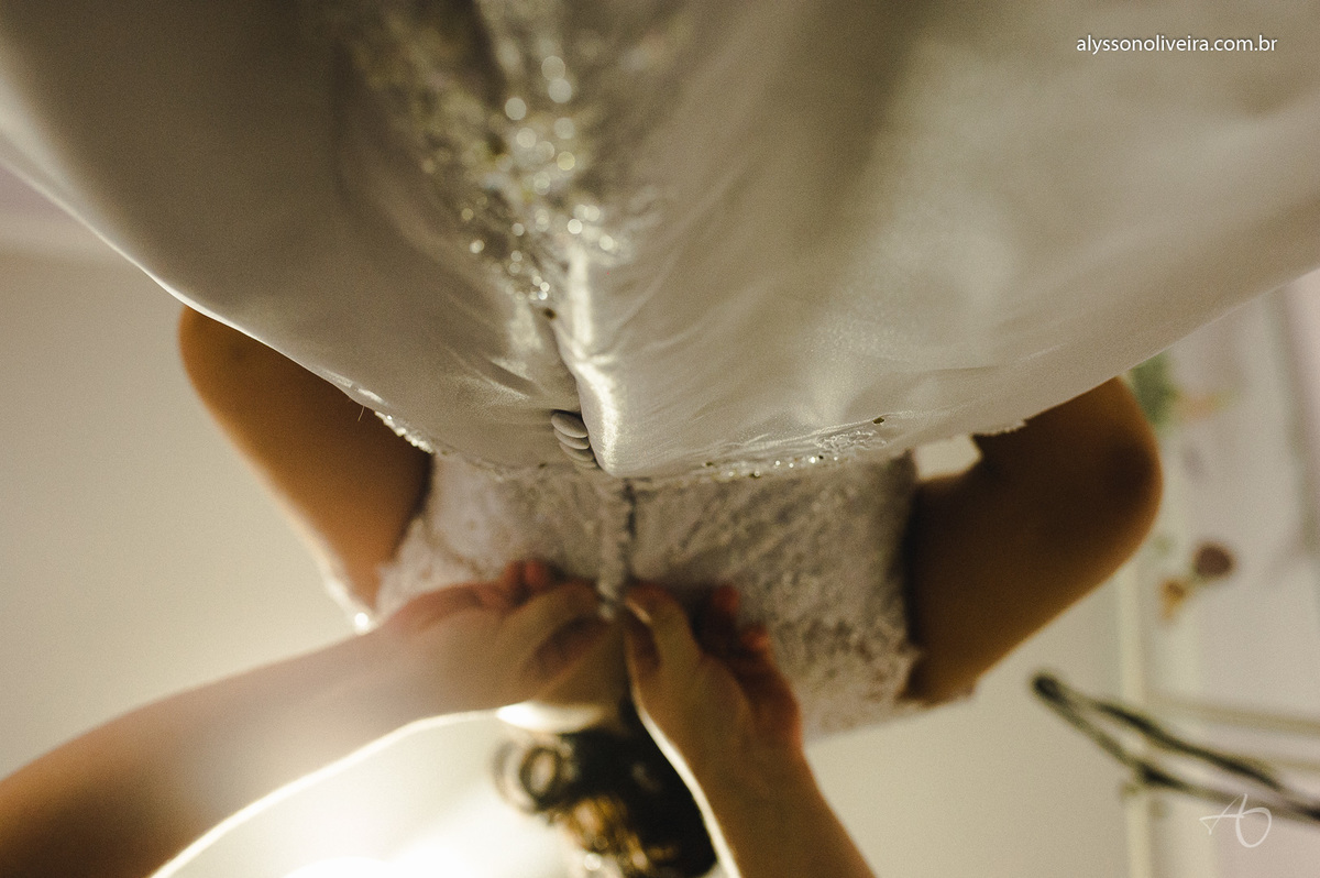 Vestido de Noiva, Making off, maquiagem de noiva, maquiagem criativa, Mary Kay, Lancome, making off do noivo, Terno de noivo, sapato de noivo, Alysson Oliveira Fotografo de Casamento no Brasil, Fotografo de Casamentos, Fotografo de Casamento em Minas Gera