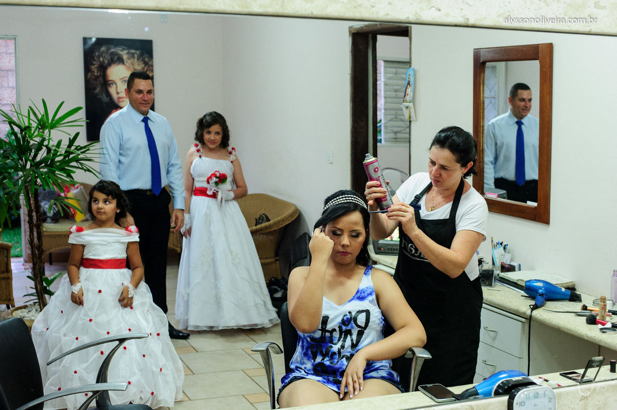 Vestido de Noiva, Making off, maquiagem de noiva, maquiagem criativa, Mary Kay, Lancome, making off do noivo, Terno de noivo, sapato de noivo, Alysson Oliveira Fotografo de Casamento no Brasil, Fotografo de Casamentos, Fotografo de Casamento em Minas Gera