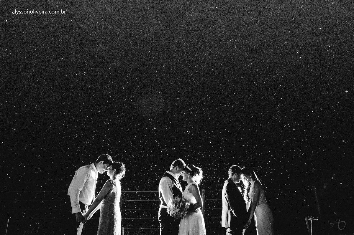 padrinhos e noivos na chuva, Alysson Oliveira Fotografo de Casamento no Brasil, Fotografo de Casamento, Fotografo de Casamento no triangulo mineiro, Fotografo de Casamento Em Uberaba, Aliança de Casamento, Buque de noiva, buque de Daminha, Casament