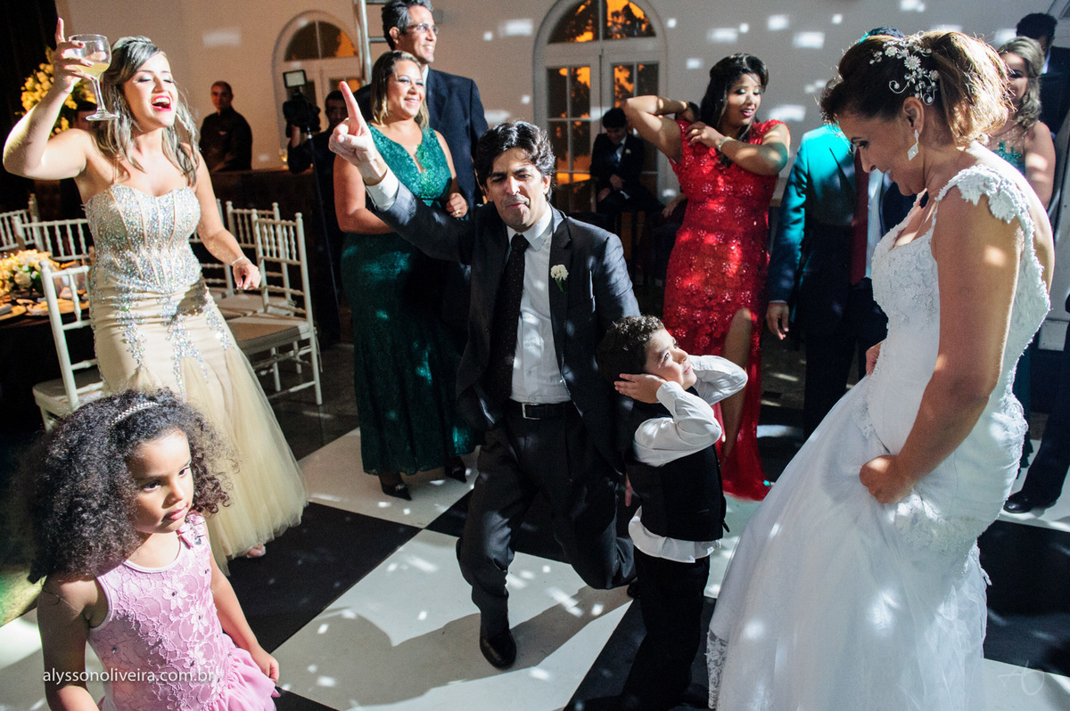 Alysson Oliveira fotografo de casamento no Brasil, Fotografo de Casamento em Uberlandia, Fotografia de Casamento, Casamento, Karine e Cleider, Making off de Casamento, Roupão de Noiva, Capela do marista, Casamento na Capela do Marista Uberaba, JEDU