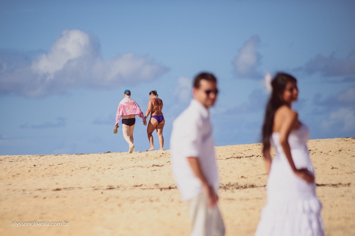 Trash the dress, Trash the dress na Praia do Espelho, Trahs the dress na Bahia, Talita e thiago, Alysson Oliveira, Ensaio de noivos na Praia, Ensaio de noivos na Praia do Espelho, Vestido de casamento, Sujo, Vestida de noiva na praia, Fotografia de casame