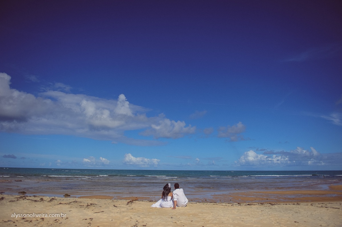 Trash the dress, Trash the dress na Praia do Espelho, Trahs the dress na Bahia, Talita e thiago, Alysson Oliveira, Ensaio de noivos na Praia, Ensaio de noivos na Praia do Espelho, Vestido de casamento, Sujo, Vestida de noiva na praia, Fotografia de casame