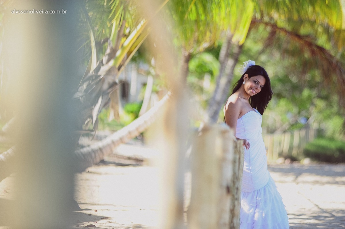 Trash the dress, Trash the dress na Praia do Espelho, Trahs the dress na Bahia, Talita e thiago, Alysson Oliveira, Ensaio de noivos na Praia, Ensaio de noivos na Praia do Espelho, Vestido de casamento, Sujo, Vestida de noiva na praia, Fotografia de casame