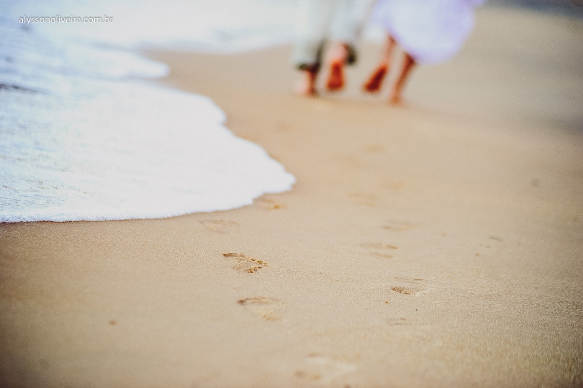 Trash the dress, Trash the dress na Praia do Espelho, Trahs the dress na Bahia, Talita e thiago, Alysson Oliveira, Ensaio de noivos na Praia, Ensaio de noivos na Praia do Espelho, Vestido de casamento, Sujo, Vestida de noiva na praia, Fotografia de casame