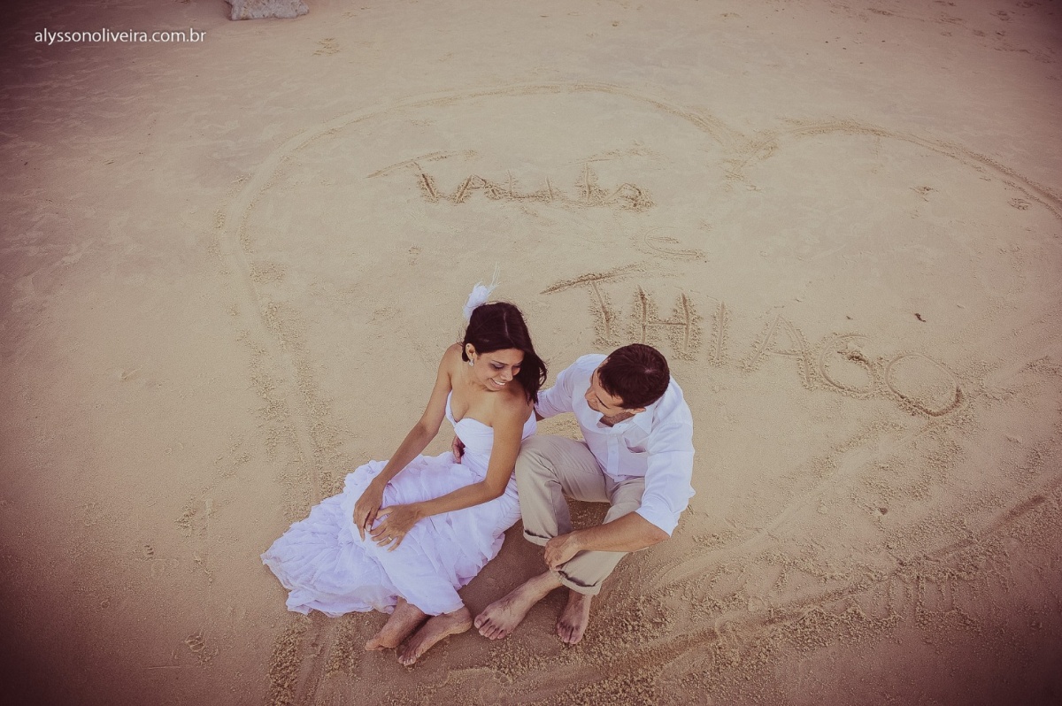 Trash the dress, Trash the dress na Praia do Espelho, Trahs the dress na Bahia, Talita e thiago, Alysson Oliveira, Ensaio de noivos na Praia, Ensaio de noivos na Praia do Espelho, Vestido de casamento, Sujo, Vestida de noiva na praia, Fotografia de casame