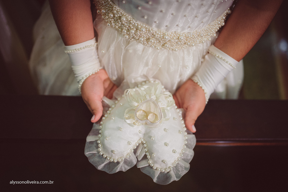 Alysson Oliveira Fotografo de Casamentos, Alysson Oliveira, Inspiration, Fotografo, fotos criativas, Casamento de Josiane e Carlos Eduardo, Cerimonia de casamento, Catedral metropolitana de Uberaba, entrada da noiva, daminhas, buque de daminha