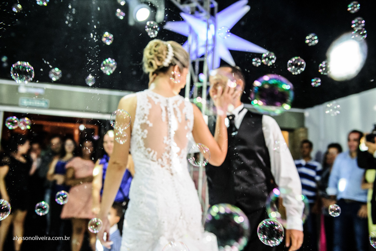 Alysson Oliveira Fotografo de Casamentos, Alysson Oliveira, Inspiration, Fotografo, fotos criativas, Casamento de Josiane e Carlos Eduardo, festa de casamento, dança na recepção,