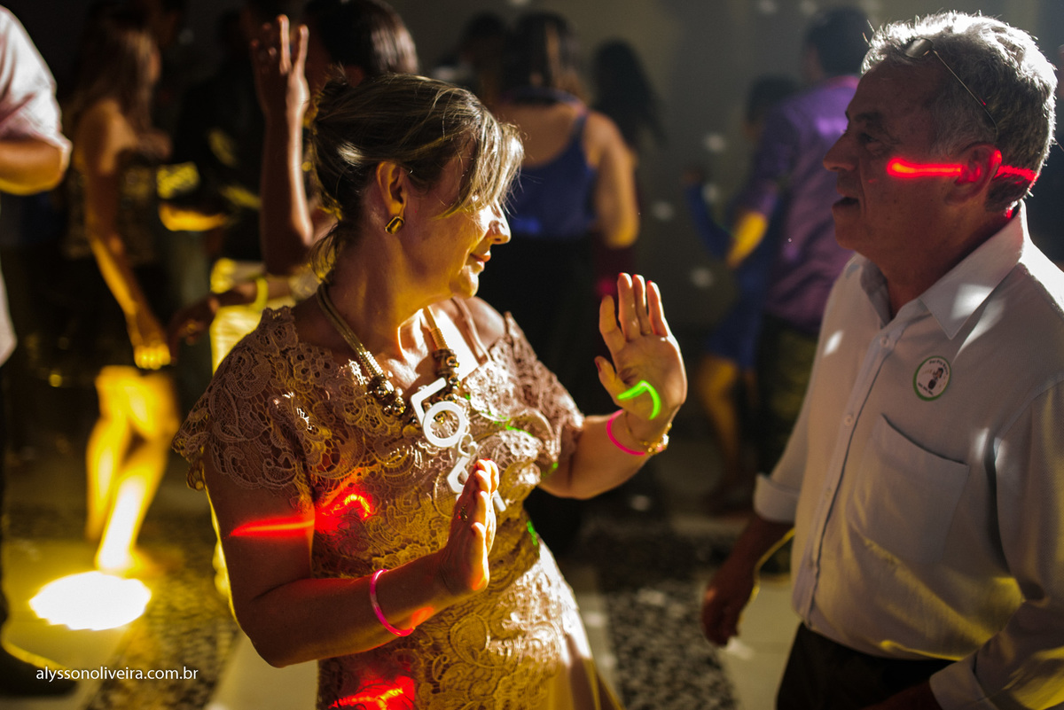 Alysson Oliveira Fotografo de Casamentos, Alysson Oliveira, Inspiration, Fotografo, fotos criativas, Casamento de Josiane e Carlos Eduardo, festa de casamento, dança na recepção, noivos na pista