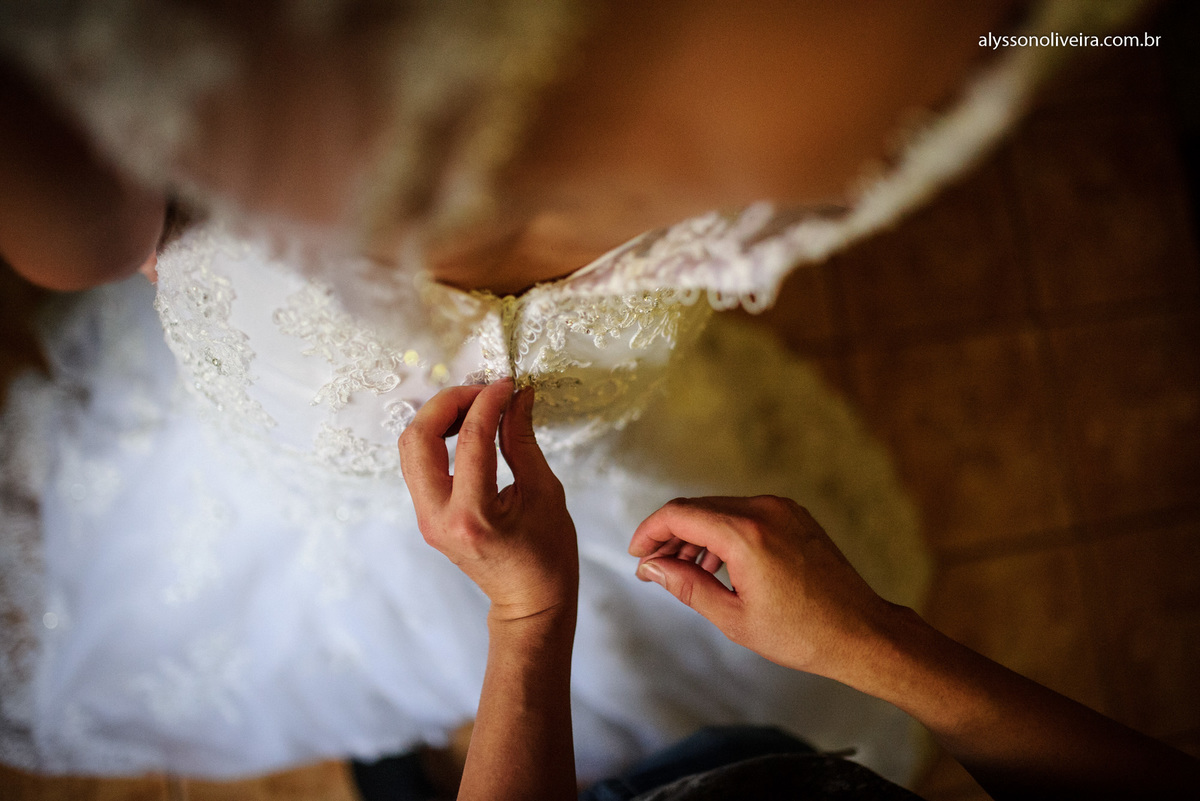 Alysson Oliveira Fotografo de Casamentos, Alysson Oliveira, Inspiration, Fotografo, fotos criativas, Casamento de Josiane e Carlos Eduardo, make de noiva, vestido de noivo moderno, Andre Biage, Roupão de noiva