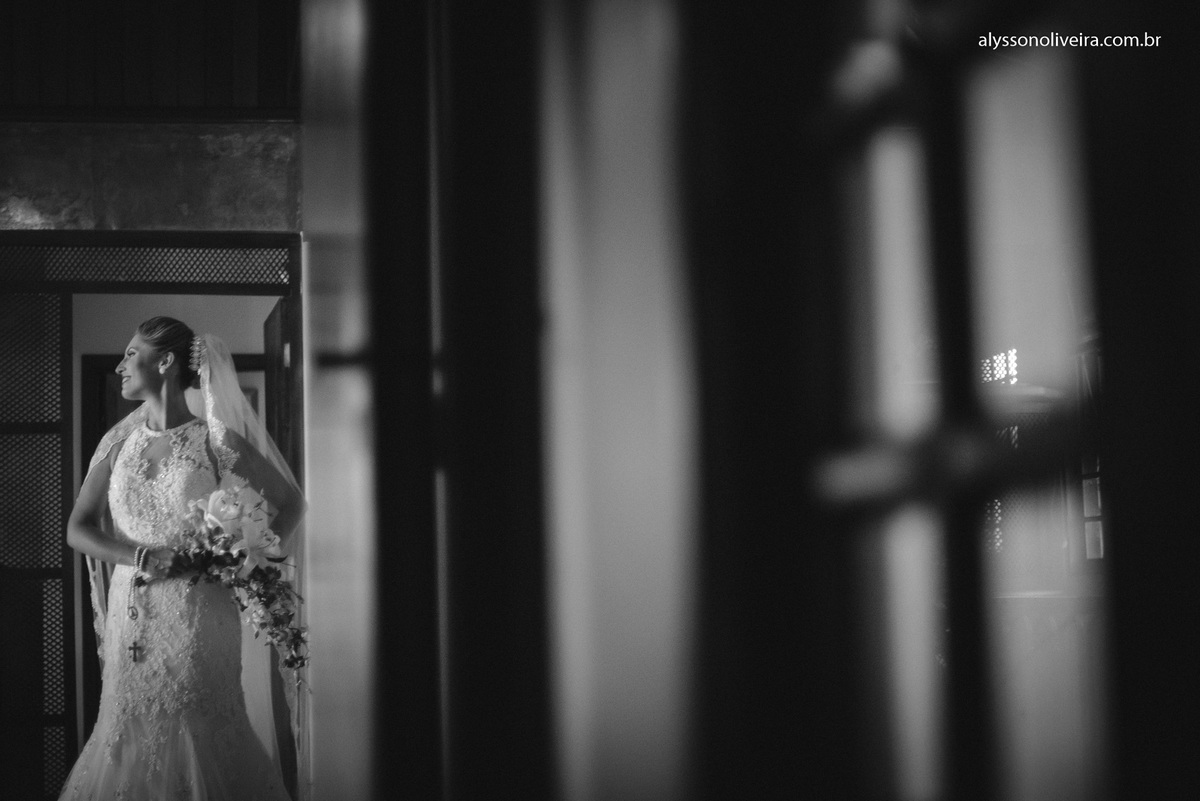 Alysson Oliveira Fotografo de Casamentos, Alysson Oliveira, Inspiration, Fotografo, fotos criativas, Casamento de Josiane e Carlos Eduardo, make de noiva, vestido de noivo moderno, Andre Biage, Roupão de noiva, flores para noiva