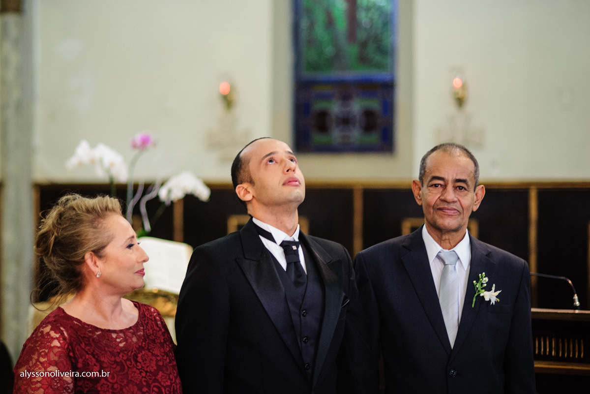 Alysson Oliveira Fotografo de Casamentos, Alysson Oliveira, Inspiration, Fotografo, fotos criativas, Casamento de Josiane e Carlos Eduardo, Cerimonia de casamento, Catedral metropolitana de Uberaba, noivo emocionado