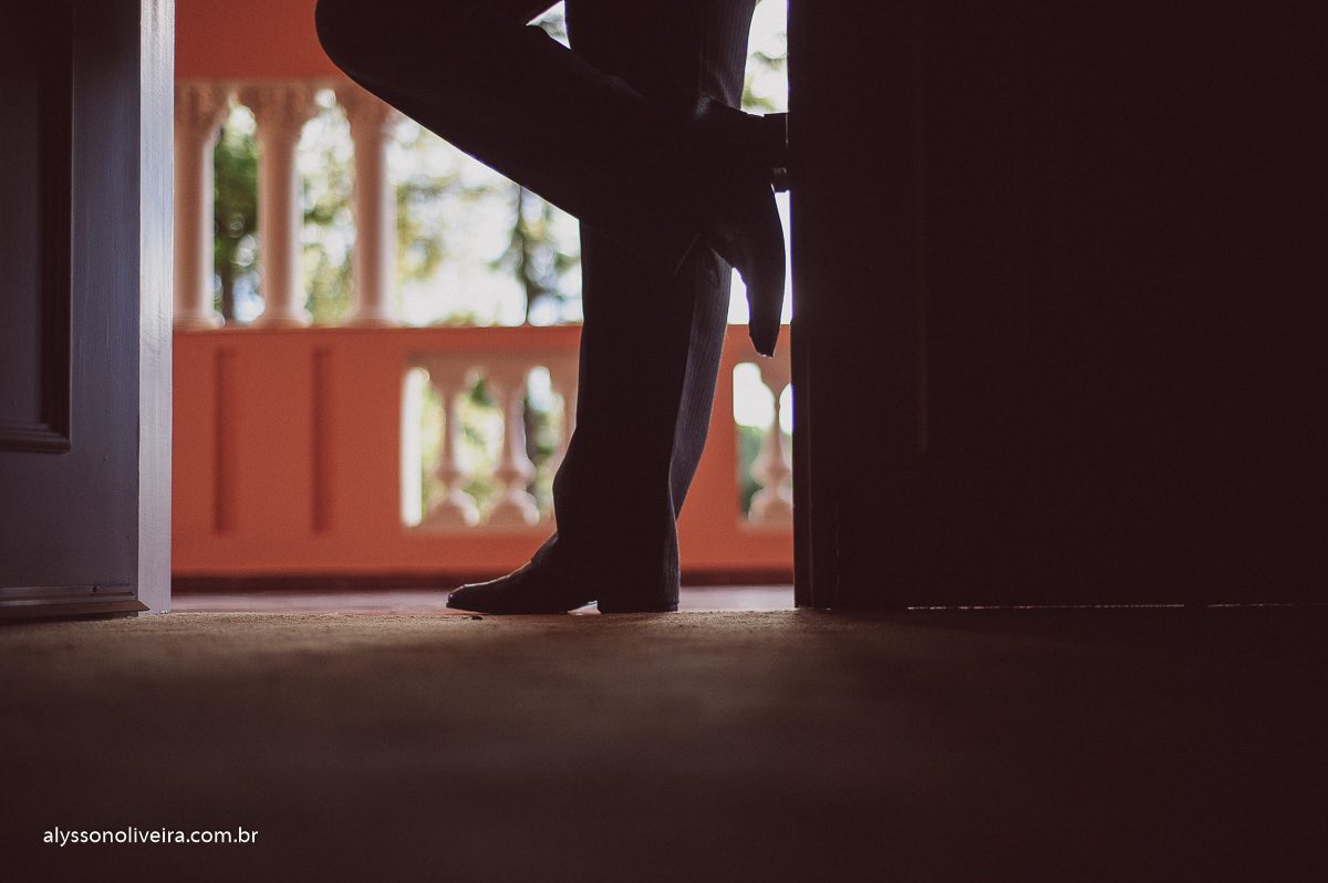 sapato do noivo, terno do noivo, roupa para noivo, traje de noivo, Alysson Oliveira Fotografo de Casamento no Brasil, Fotografo de Casamento, Fotografo de Casamento no triangulo mineiro, Fotografo de Casamento em Uberaba, Aliança de Casamento, Buqu