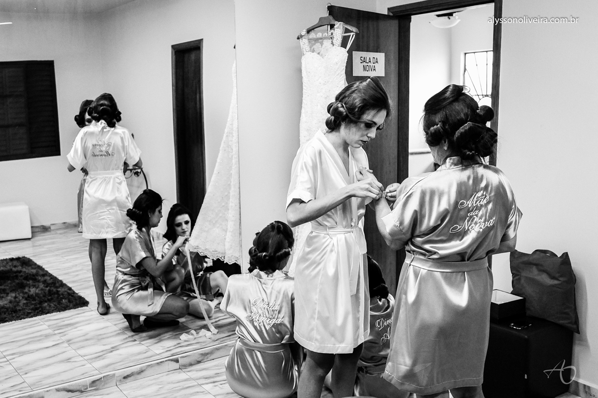 Vestido de Casamento, Making off da noiva, Alysson Oliveira Fotografo de Casamento no Brasil, Fotografo de Casamento, Fotografo de Casamento no triangulo mineiro, Fotografo de Casamento Em Uberaba, Sapato de Noiva, Casamento Rhaiza e Marcelo, Making off d