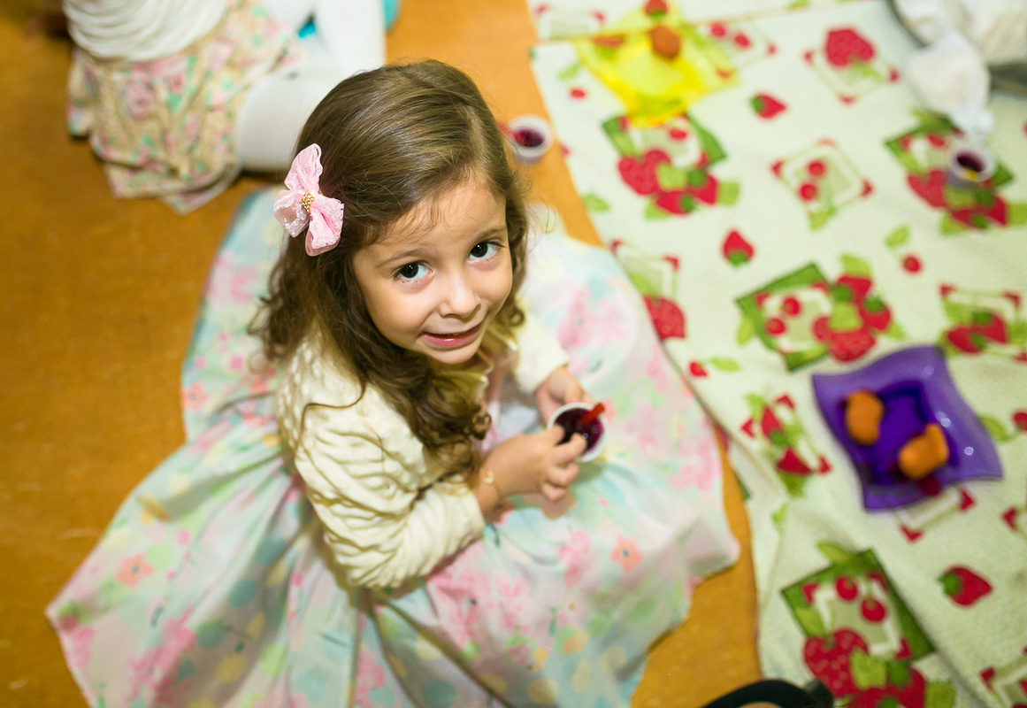 Foto menina de laço rosa