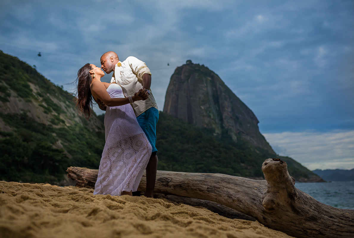 Beijo ensaio noivos