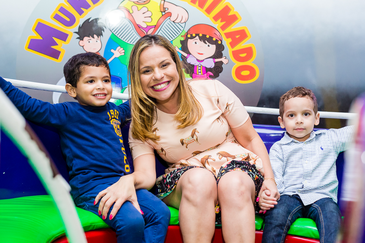 Titia e sobrinho felizes