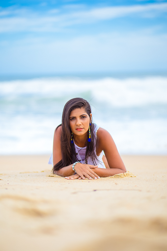Deitada na areia