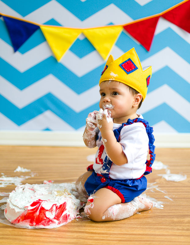 Smash the cake